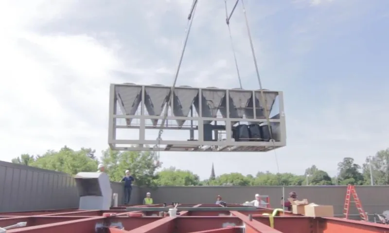 Air-cooled chiller module craned onto structural steel